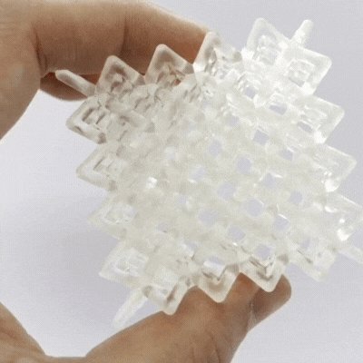 QTS Flex 52D Resin สร้างชิ้นส่วนคล้ายยางที่มีการยืดตัวที่น่าประทับใจ ซึ่งเหมาะอย่างยิ่งสำหรับการสร้างต้นแบบที่ต้องการความยืดหยุ่น QTS Flex 52D เหมาะสำหรับการใช้งานที่เกี่ยวข้องกับการเคลื่อนไหวซ้ำๆ โดยมีความทนทานและความสามารถในการยืดตัว