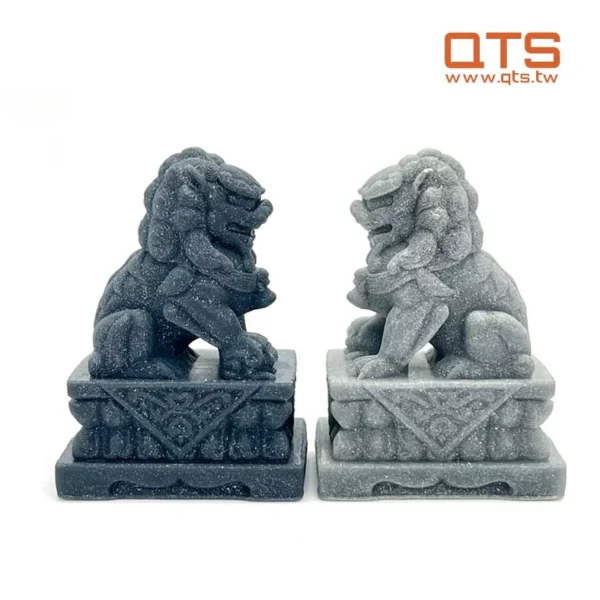 QTS Stone เป็นเรซินที่รักษาด้วยรังสียูวีได้ ซึ่งเหมาะสำหรับอุปกรณ์การขึ้นรูป 3 มิติที่มีความยาวคลื่น 395~405 นาโนเมตร เรซินนี้สามารถใช้งานร่วมกับเครื่องพิมพ์ 3 มิติ
